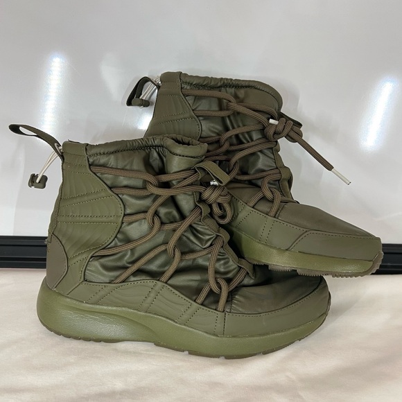 Nike Tanjun High Rise AO0355 300 Olive Canvas Women's Athletic Boot Sneakers - Picture 2 of 10